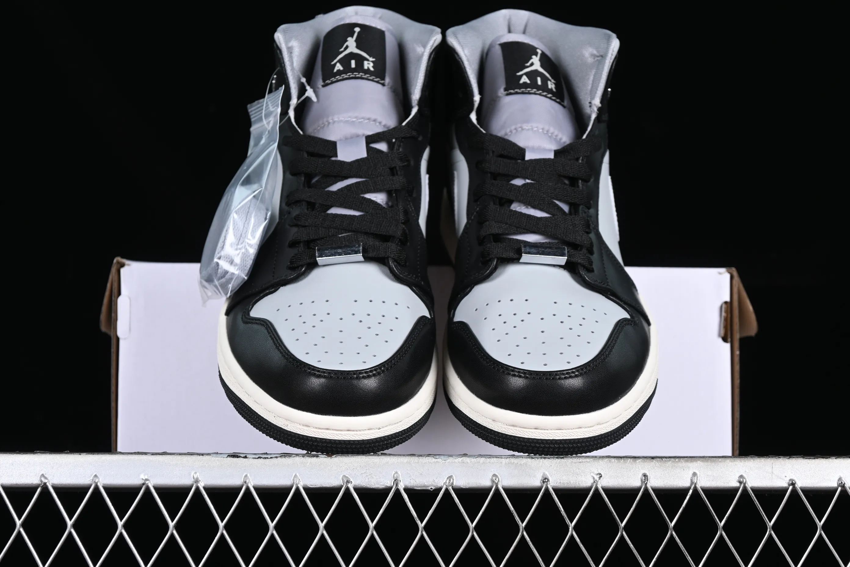All categories Air Jordan Jordan series basketball shoes Air Jordan 1 Mid Air Jordan 1 Mid SE "Black Chrome" AJ1 Joe 1 Smoked Panda mid-top basketball shoes FB9892-002